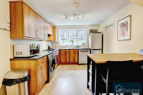 14 Bluebell Close, Hartshill, Nuneaton, CV10 0AU