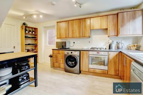 14 Bluebell Close, Hartshill, Nuneaton, CV10 0AU