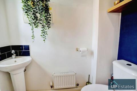 14 Bluebell Close, Hartshill, Nuneaton, CV10 0AU