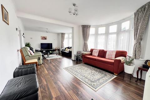 5 bedroom end of terrace house for sale, Shirley Gardens, Barking