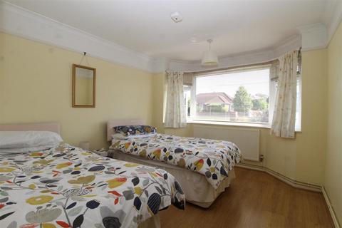 2 bedroom semi-detached bungalow for sale, Oaklands Avenue, Broadstairs