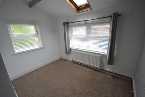 1 bedroom apartment to rent, London Road, Elworth