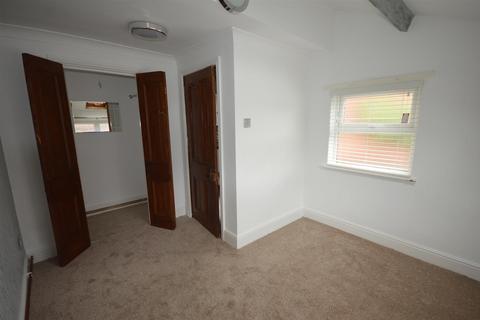 1 bedroom apartment to rent, London Road, Elworth