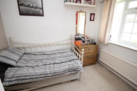 10 Newlay Close, Bradford, BD10 0BG