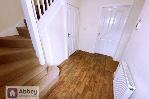 3 bedroom semi-detached house to rent, Wellingar Close, Braunstone, Leicester