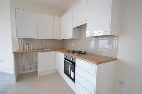 1 bedroom house to rent, The Esplanade, Worthing