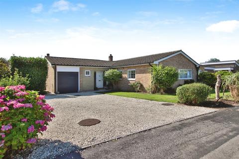 4 bedroom detached bungalow for sale, Harvester Drive, Catisfield, Fareham