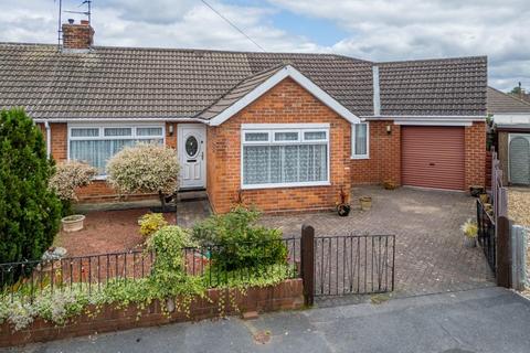 3 bedroom bungalow for sale, Hazel Garth, York