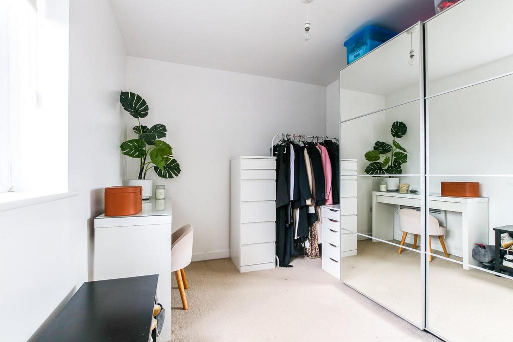2nd bedroom2.jpg