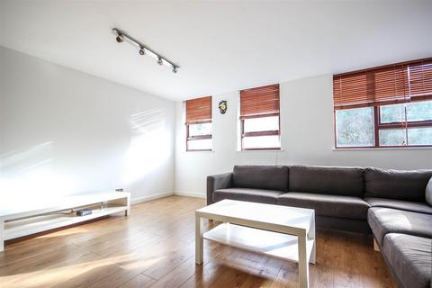 2 bedroom flat to rent, Torriano Mews, London NW5