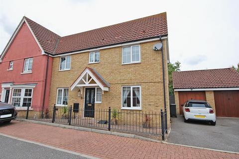 3 bedroom semi-detached house for sale, Thresher Rise, Braintree