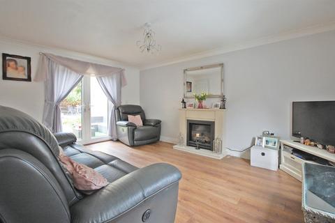 3 bedroom semi-detached house for sale, Thresher Rise, Braintree