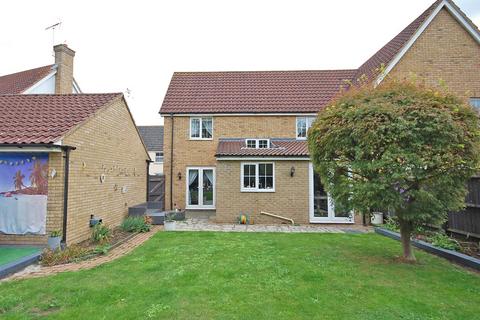 3 bedroom semi-detached house for sale, Thresher Rise, Braintree