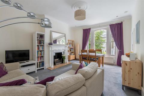 2 bedroom property to rent, Caversham Road