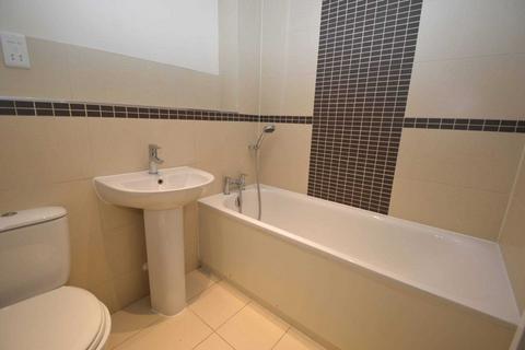 2 bedroom apartment to rent, ADDLESTONE