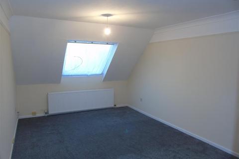 1 bedroom duplex to rent, Redhall Close, Hatfield, AL10 9EQ