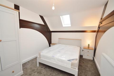 3 bedroom flat to rent, Hazelwell Street, Stirchley, Birmingham
