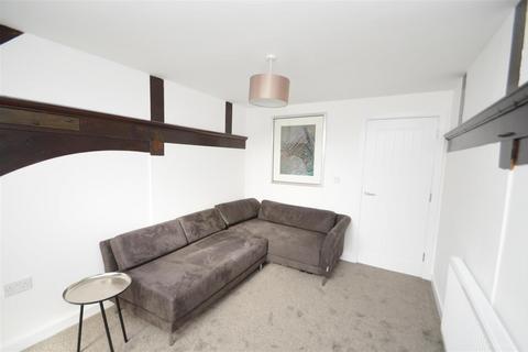 3 bedroom flat to rent, Hazelwell Street, Stirchley, Birmingham