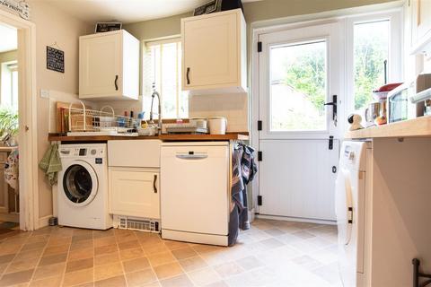 26 Broad Green, Wellingborough, NN8 4LN