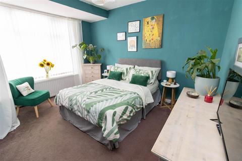 2 bedroom flat for sale, Benfield Road, Heaton, Newcastle Upon Tyne