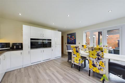 35 Geoff Morrison Way, Uttoxeter, ST14 7SR