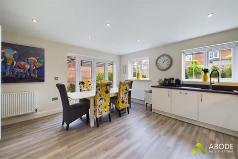 35 Geoff Morrison Way, Uttoxeter, ST14 7SR
