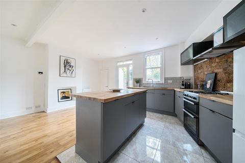 3 bedroom end of terrace house for sale, Birchington Road, Surbiton