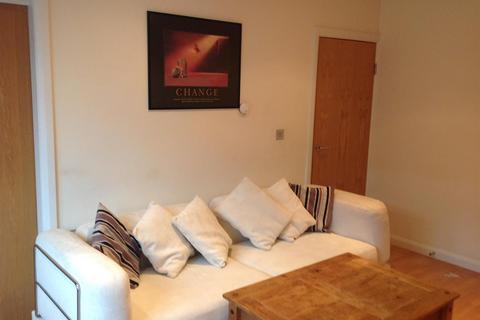 2 bedroom flat to rent, Whippendell Road, Watford