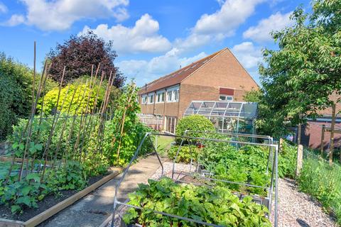 3 bedroom end of terrace house for sale, Glebe Gardens, Harlington, Dunstable