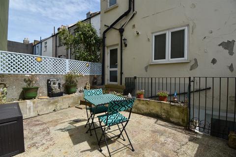 4 bedroom end of terrace house for sale, St. Georges Road, Hastings TN34