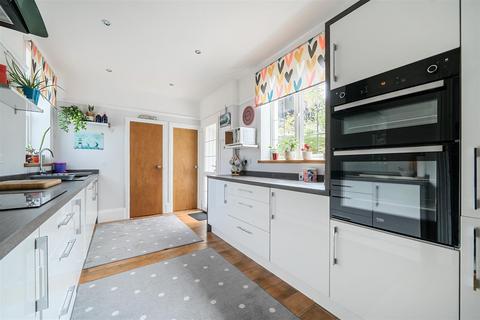 6 Barnfield Road, Torquay, TQ2 6TW