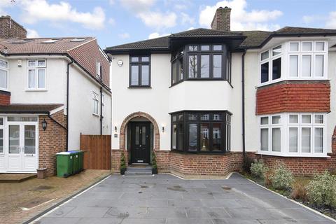 3 bedroom semi-detached house to rent, Dulverton Road, London SE9