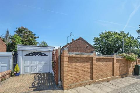 3 bedroom semi-detached house for sale, Noak Hill Road, Romford