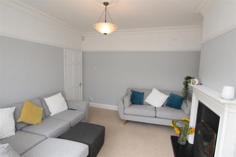 3 bedroom house to rent, Honeypot Lane, Brentwood