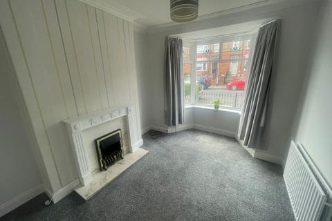 2 bedroom house to rent, Cedar Road, Darlington DL3