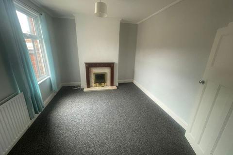 2 bedroom house to rent, Cedar Road, Darlington DL3