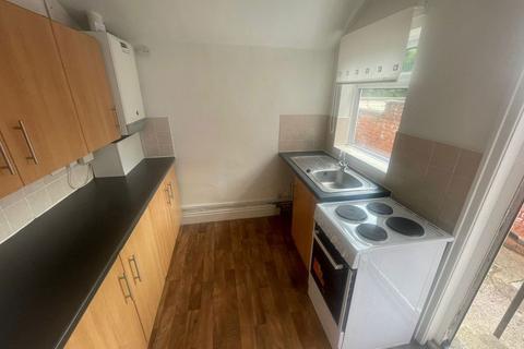 2 bedroom house to rent, Cedar Road, Darlington DL3