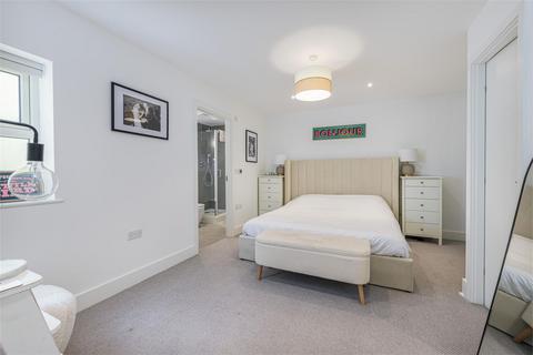 4 bedroom maisonette for sale, Brookfield Mews, London