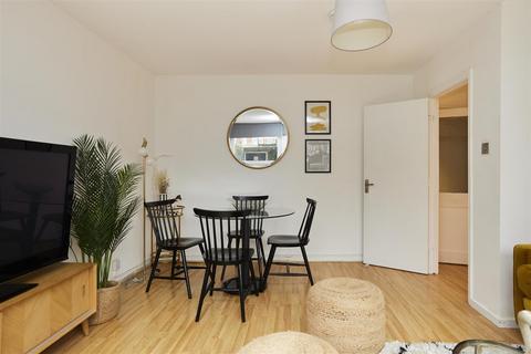 2 bedroom flat for sale, John Ruskin Street, Camberwell, SE5