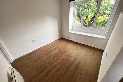 1 bedroom flat to rent, Willow Grove, St. Mellons, Cardiff