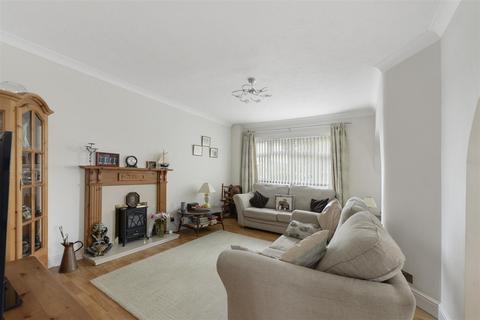 4 bedroom semi-detached house for sale, Commercial Road, Paddock Wood, Tonbridge