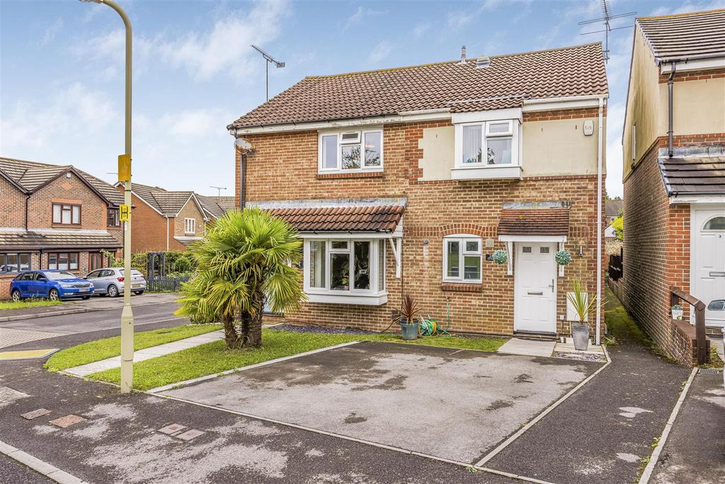 2 Tillington Gardens, Clanfield-Portico Marketing-S
