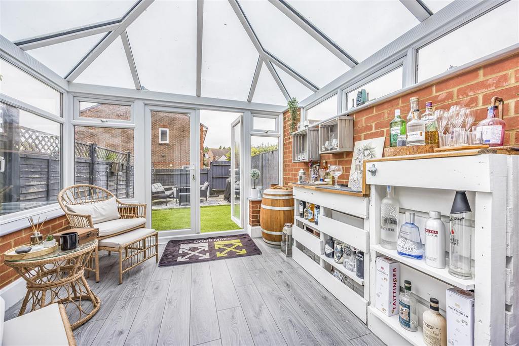 2 Tillington Gardens, Clanfield-Portico Marketing-S