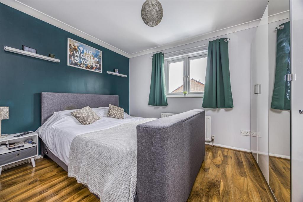 2 Tillington Gardens, Clanfield-Portico Marketing-S