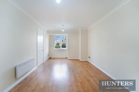 2 bedroom flat for sale, Jubilee Court, Bristow Road, TW3