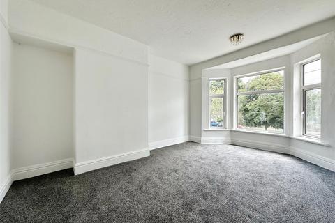 220 Boothferry Road, Hull, HU4 6EW