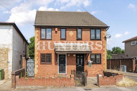 2 bedroom house for sale, Richmond Road, Romford