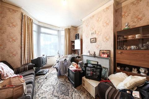 2 bedroom terraced house for sale, Lincoln Road, Enfield EN1