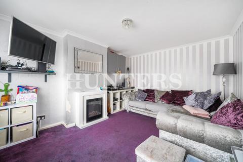 2 bedroom end of terrace house for sale, Roseberry Gardens, Upminster