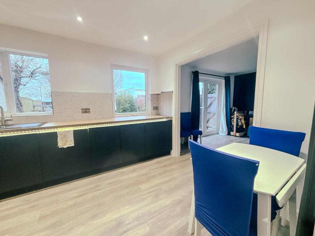 Kitchen/Breakfast Room